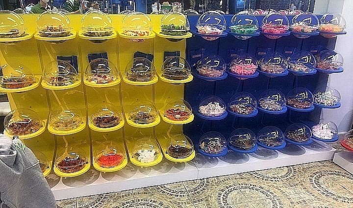 Küre Kutulu Şekerleme Standı